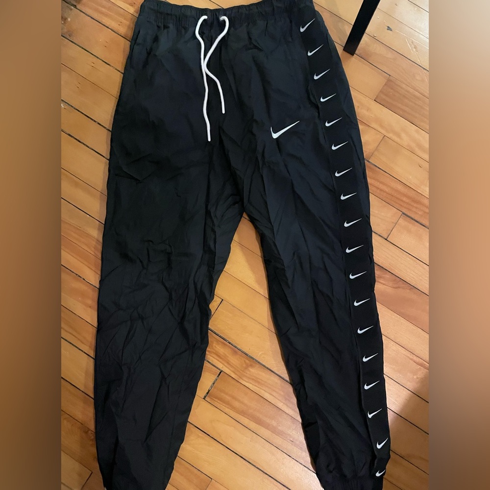 Nike Track Pant Men’s Size S with swoosh logo